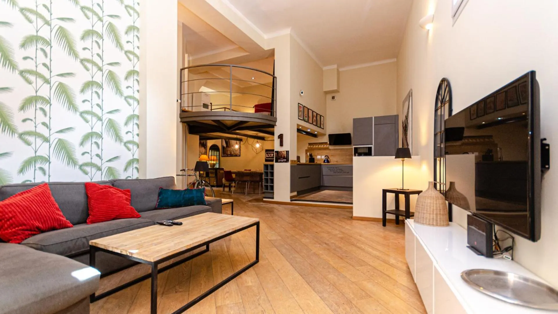 Ariberto Home Μιλάνο 0*,  Ιταλία